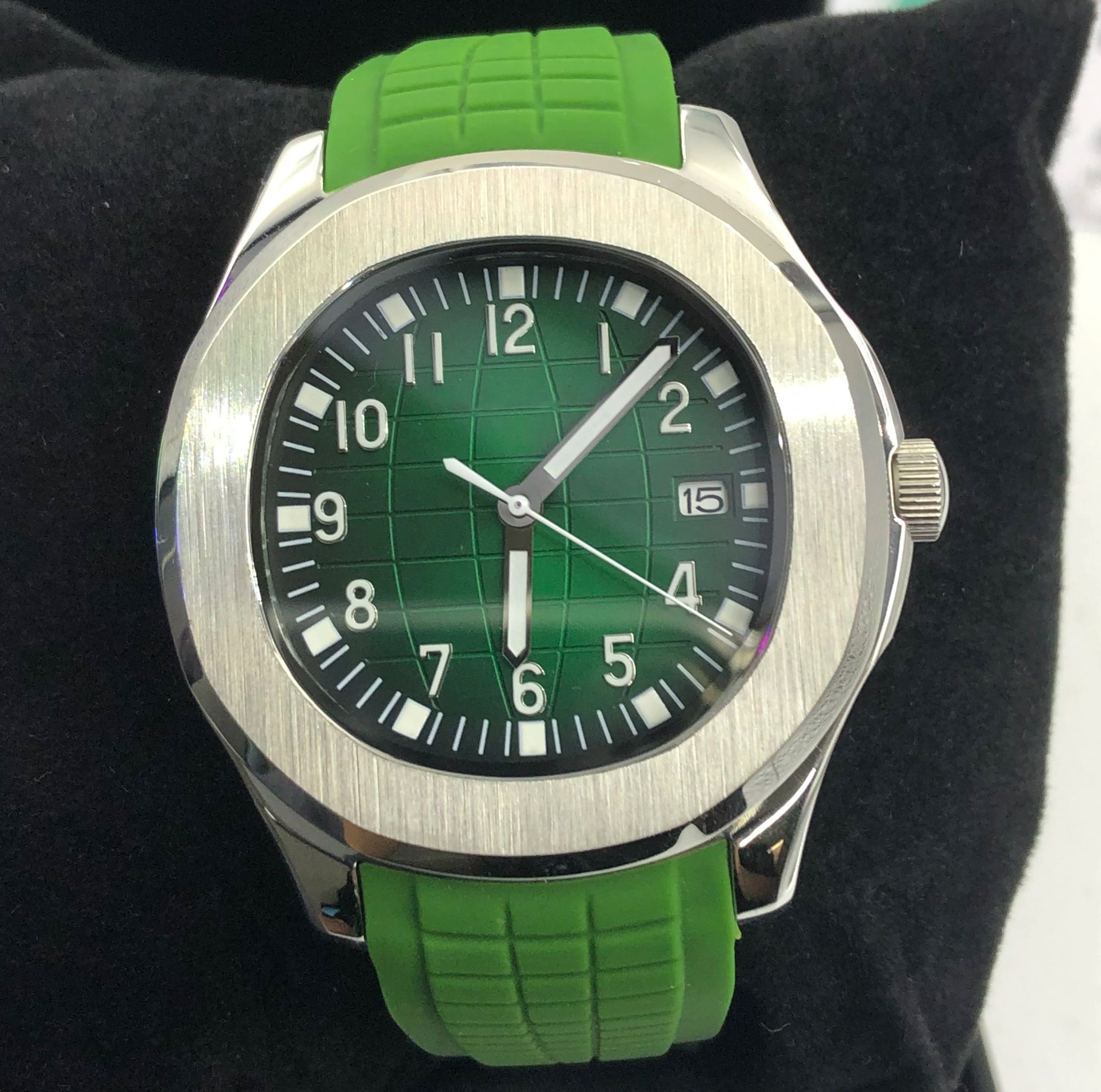 High-quality P-P Model 5711 ETA Automatic Cal. 240 Movement 9.9mm Ultra-thin Stainless Steel Case Sapphire Crystal 5BAR Water