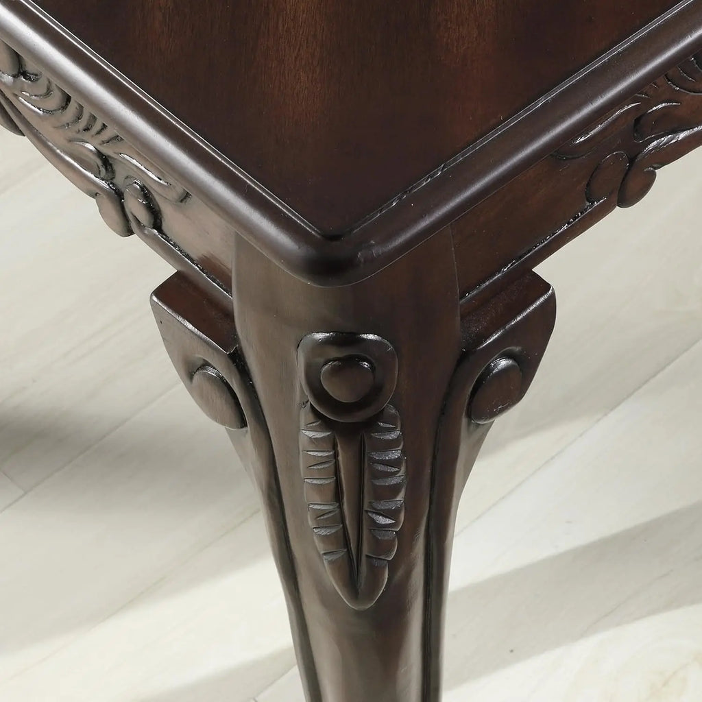 Traditional Ornate Wood Coffee Table with Elegant Detailing, Ideal for Living Room Decor